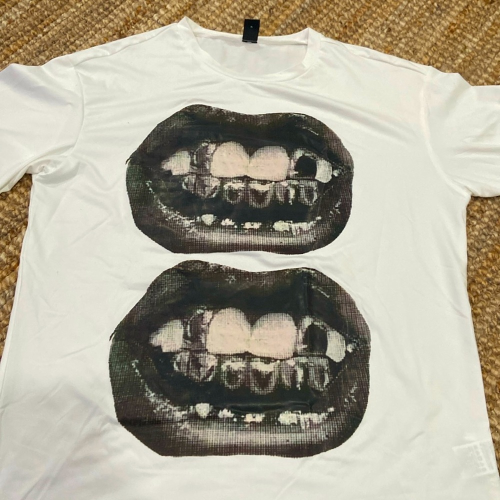 SHEIN double mouth shirt